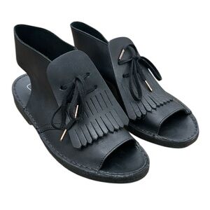 CLARKS ORIGINALS Black leather open toe 7  Desert Kiltie Tassel